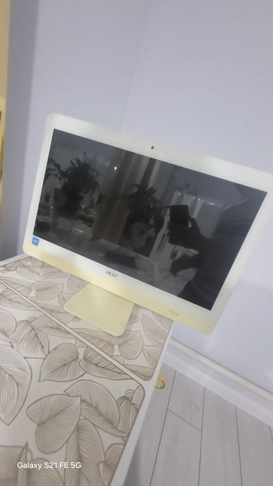 Монитор acer  рабочем состояние