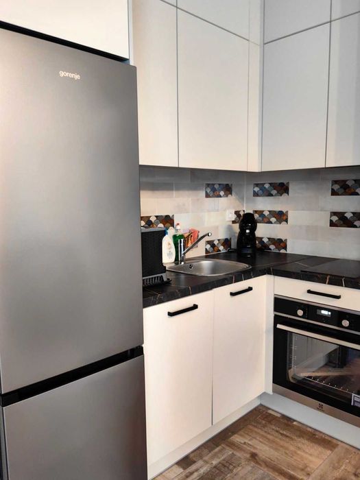 Дава се под наем Двустаен апартамент в София, Кръстова вада - 70 кв.м за 800 € - Снимка #2