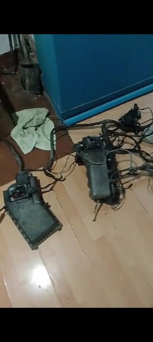 Продам оригинальный инжектор в сборе на Ауди 80Б4