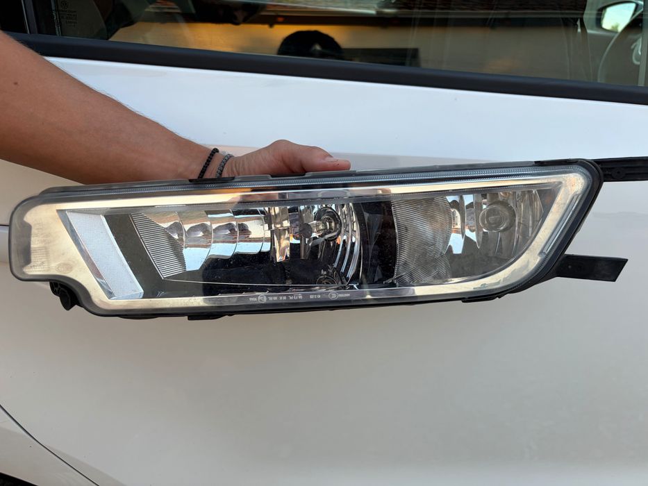 Set proiectoare / faruri ceață originale Volkswagen Passat B8 (2015–2020) – stânga + dreapta – Hella