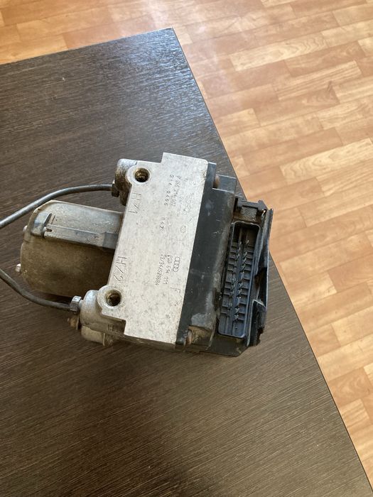 Блок АБС ауди А6 1994 год обьем 2.6,2.8