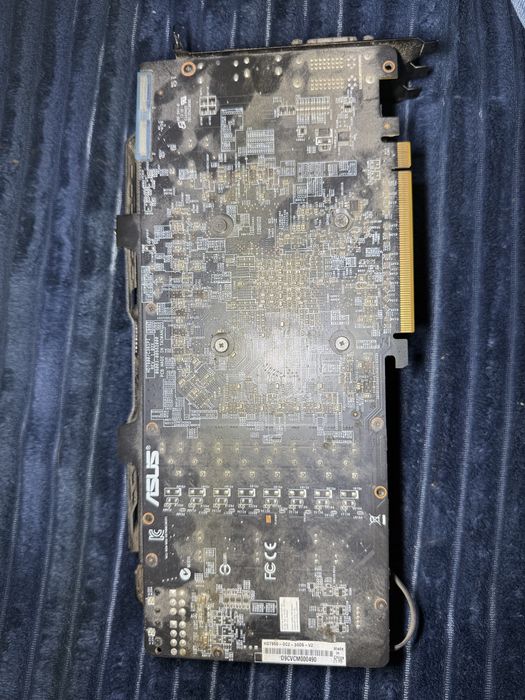 Placă video ASUS Radeon HD 7950 / R9 280 – 3 GB GDDR5