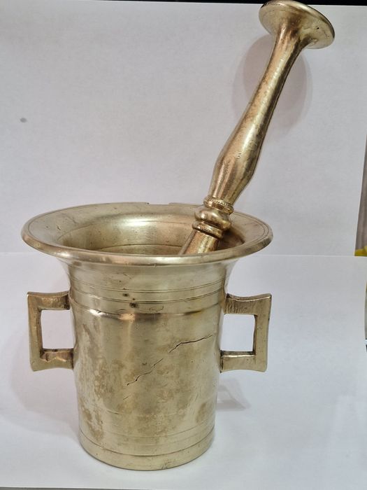 Mojar vechi cu pistil (piuă)