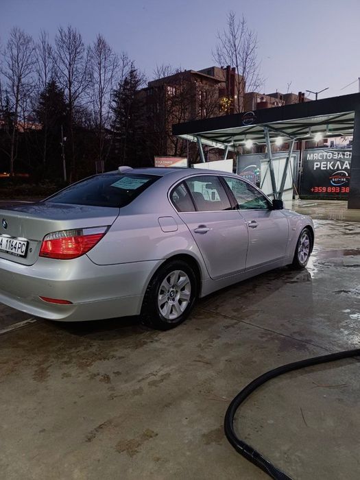 BMW 523 Автомобиль