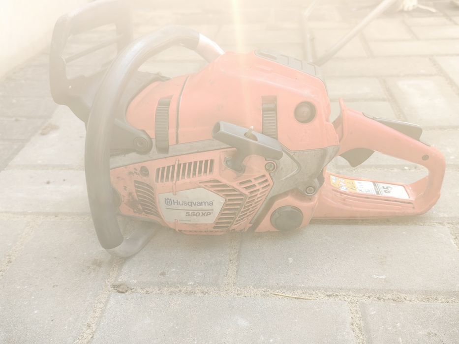 Drujbă Husqvarna 550 XP – pentru piese sau reparat