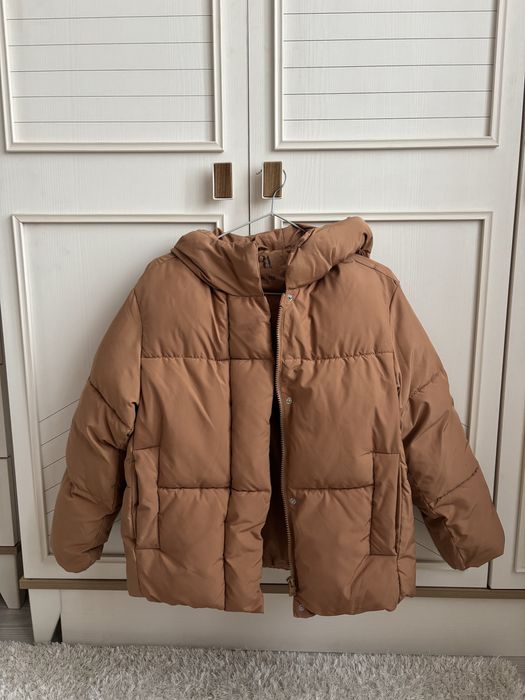 Много запазено детско яке Zara-почти ново, размер 152 см.