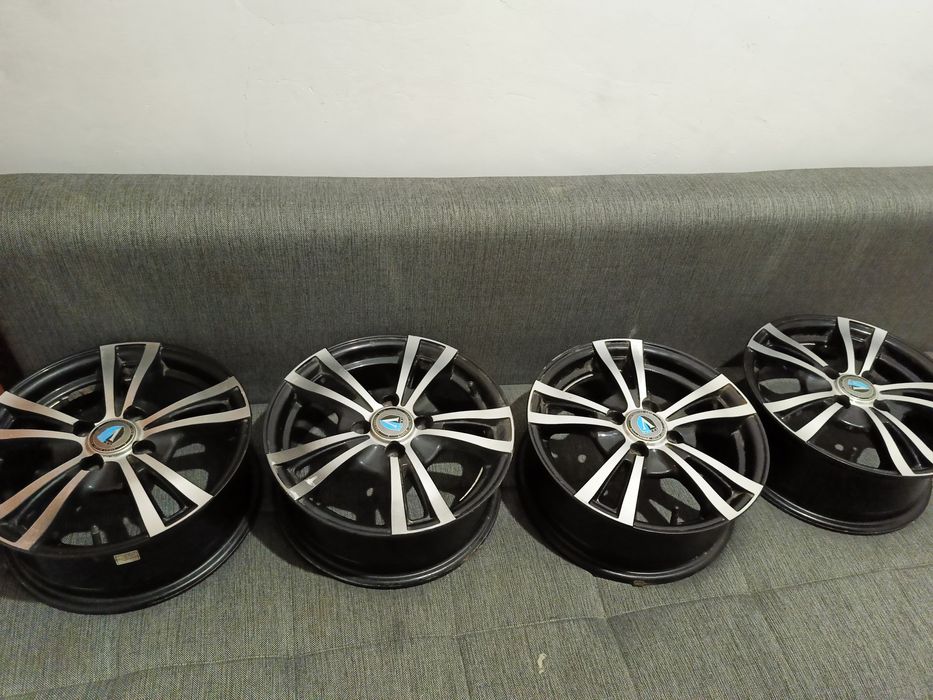 Литые диски R14, отличное состояние