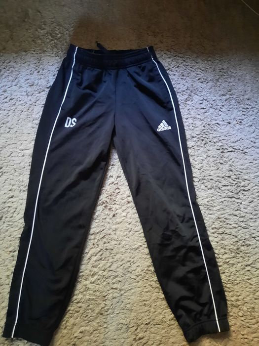 Оригинално долнище на Adidas