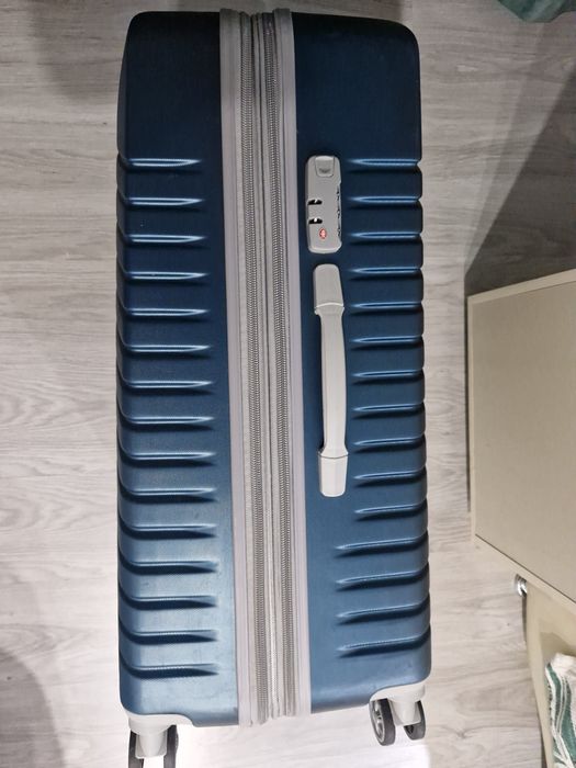 Продам чемодан/чемоданы