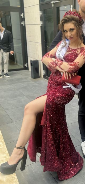 Официална рокля