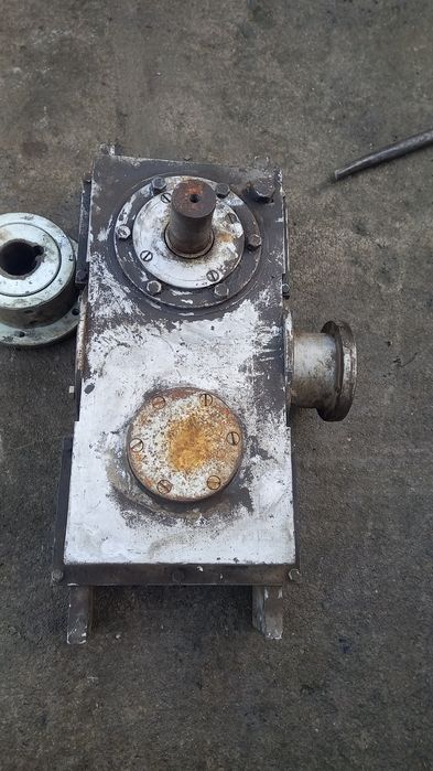 reductor raport 80 la 1 melcat coroana bronz si pinioane pe lanț..