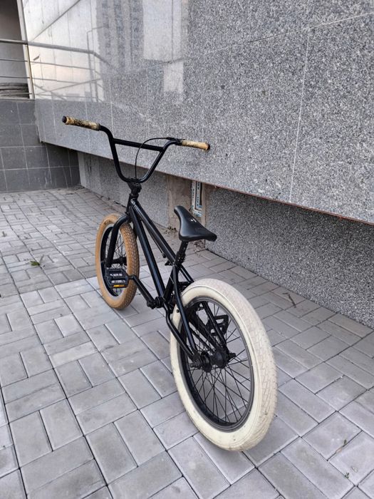 Продам  трюковой велосипед BMX