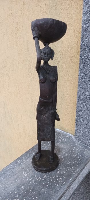 Statuie veche din Bronz