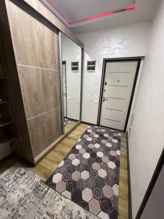 Юнусабад 19 квартал 2-3/1/5  62м2 мебель техника ор-тир Сайрам