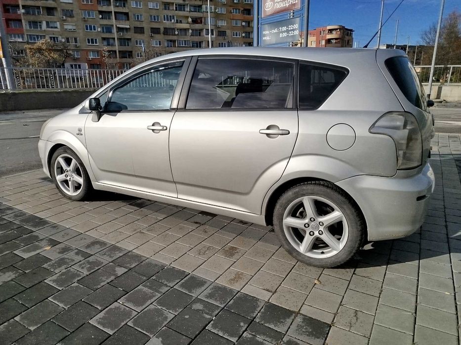 Toyota Corolla verso 2.2D-CAT/D4D 177 к.с.