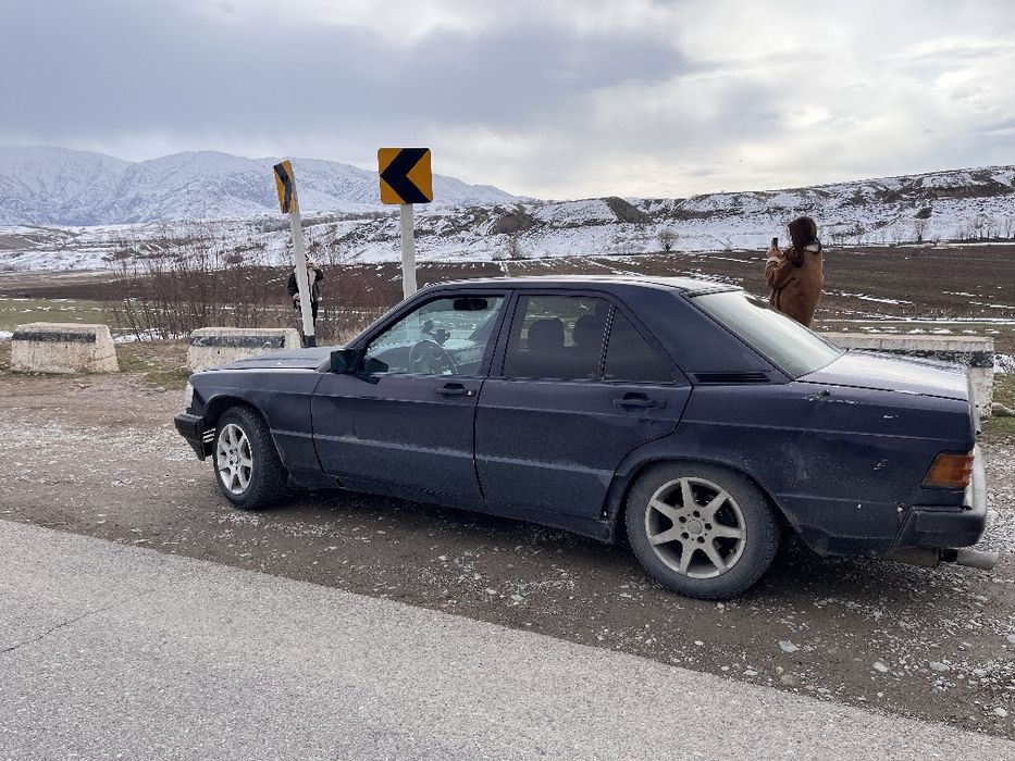 Мерседес 190 е 200