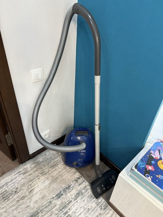 Пылесос Bosch 1800 W