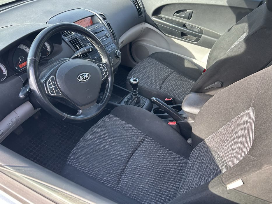 Vand far stanga si dreapta Kia Ceed 2006-2010