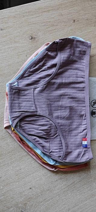 Чисто нови бикини