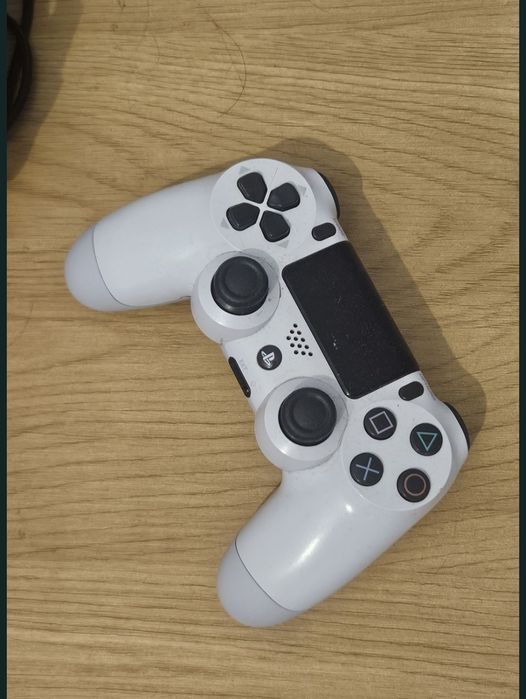 Ps4 pro 1tb 4k perfect functional
