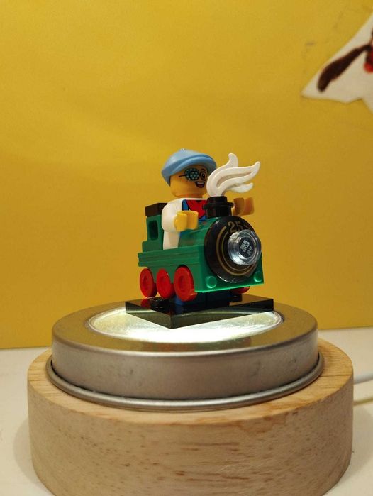 Серия минифигурки Lego, Серия 25