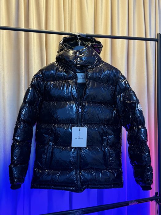 Geacă M.O.N.C.L.E.R  negru lucios