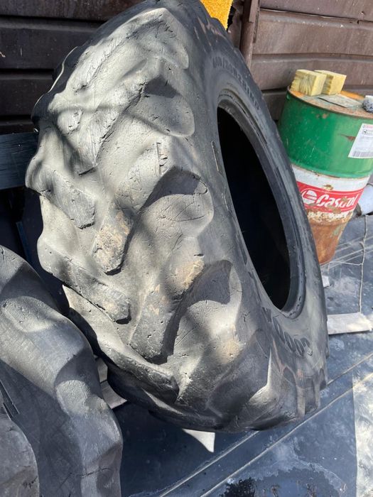 Шины на экскаватор погрузчик