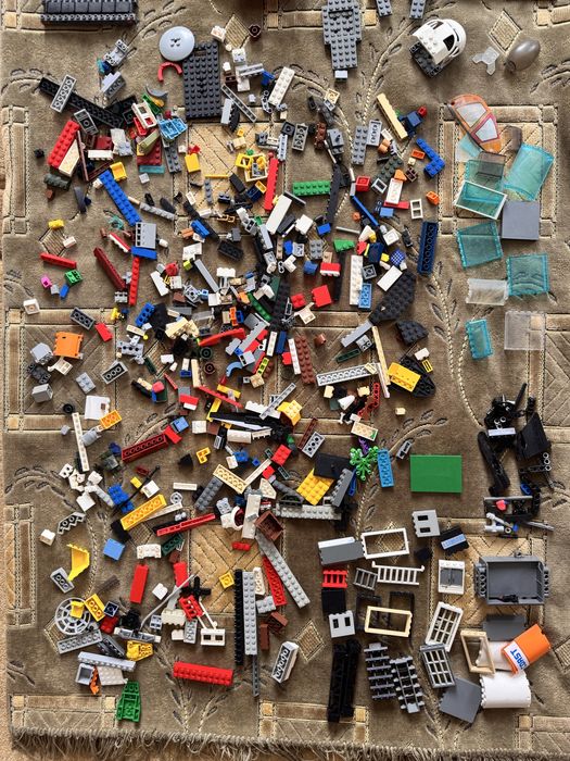Продам большой пакет лего деталей