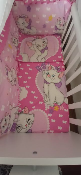 Pătuț bebeluș tip leagăn, cu roți + baldachin,  saltea si lenjerii