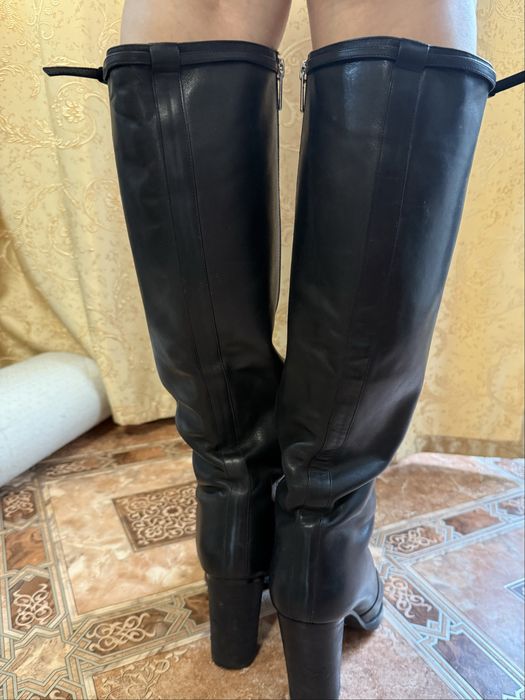 Продам зимние сапоги Basconi