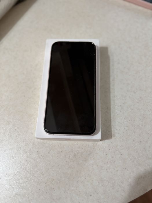 Продам Iphone 13