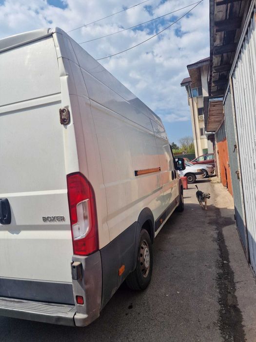 Vand autoutilitara Peugeot Boxer an 2017 cu Sirocou si pat de dormit