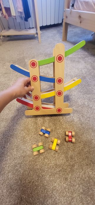 Дървени играчки и пъзели