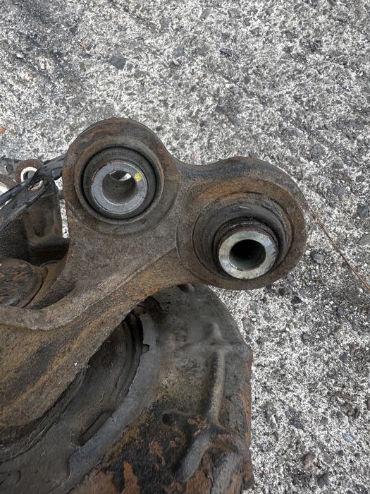 Заден шенкел(ляв и десен) Hyundai i30 2008г-2012г