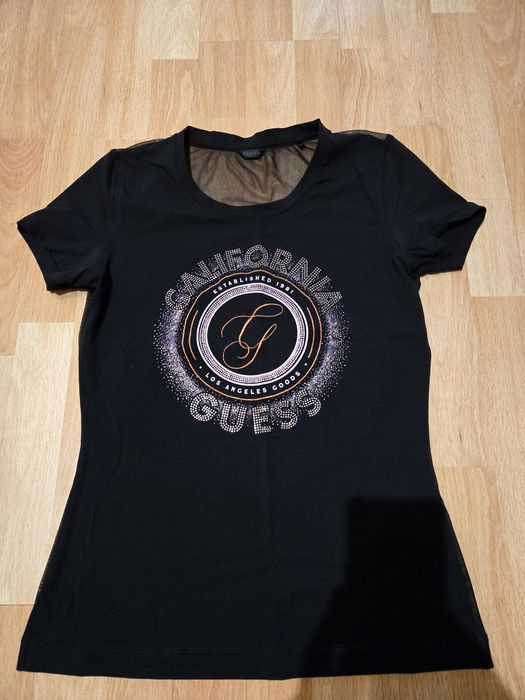 Guess! Оригинална дамска блуза!