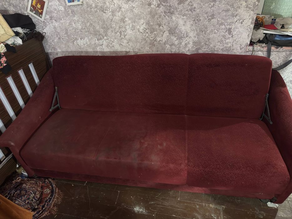 Divan myagkaya mebel