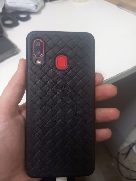 Продам Samsung a 20