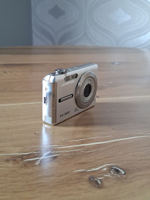 Cameră Olympus FE-320 (vândut)