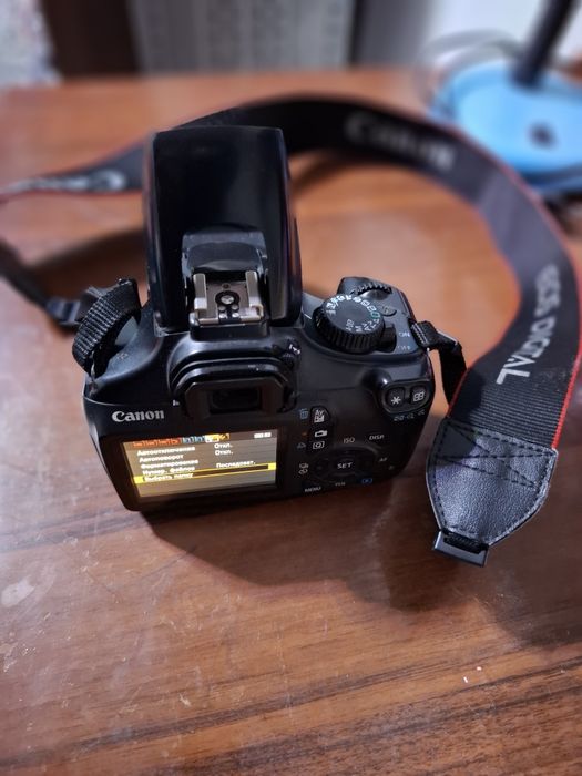 Canon EOS1100D Holati zor Fleshka,zaryatchiklar bor narixini kelishamz