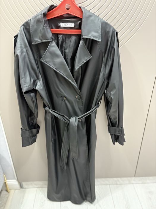 Продам кожаный тренч