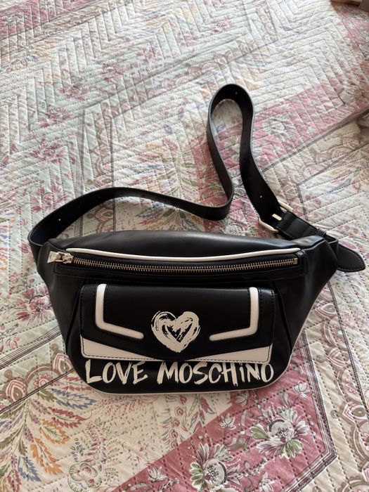 Чисто нова чанта Love moschino