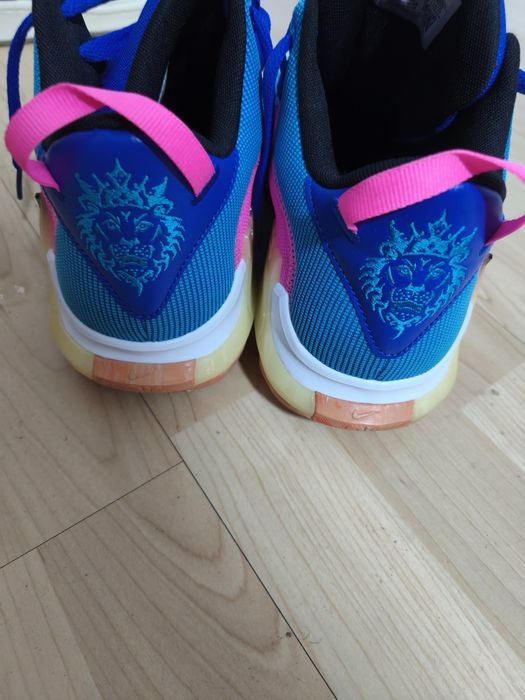 Nike Lebron James