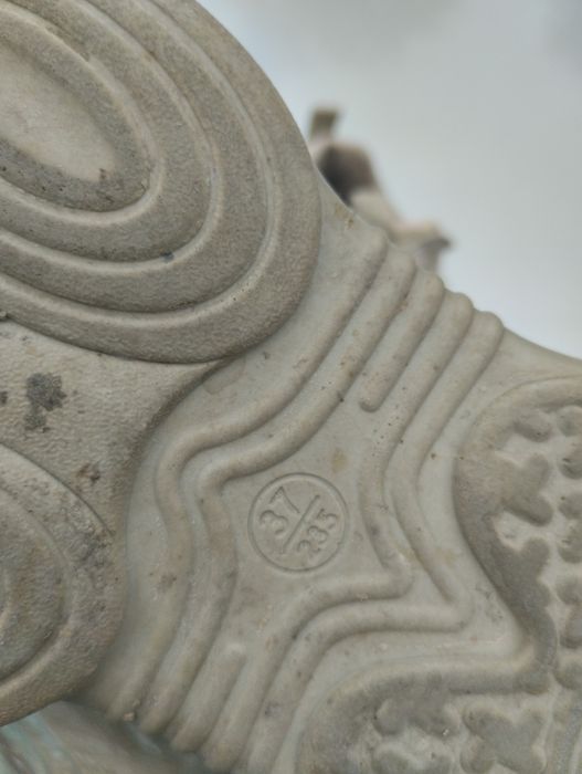 Продам детскую обувь