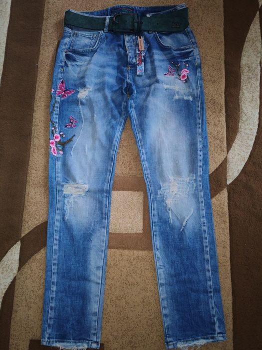 Blugi marimea 28,Wat's up noi cu eticheta