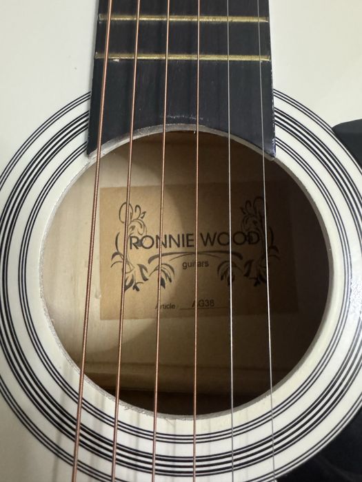 Гитара акустическая