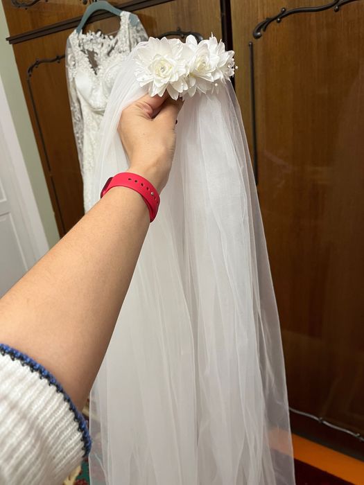 Свадебное платье шикарное с фатой