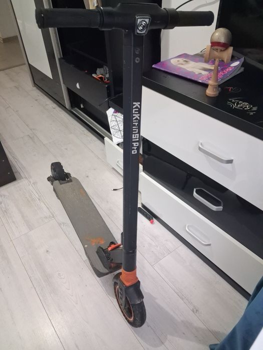 Vând trotineta kukirin s1 pro