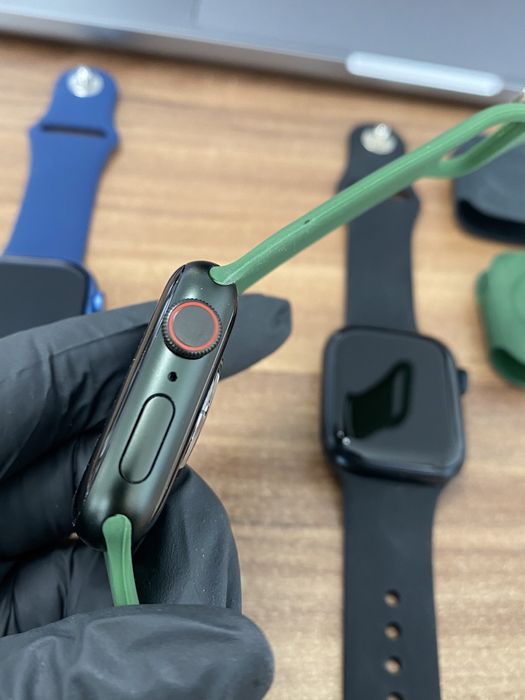 Apple Watch Seria 7 / 41 mm / GPS + Cellular / Green sau Blue