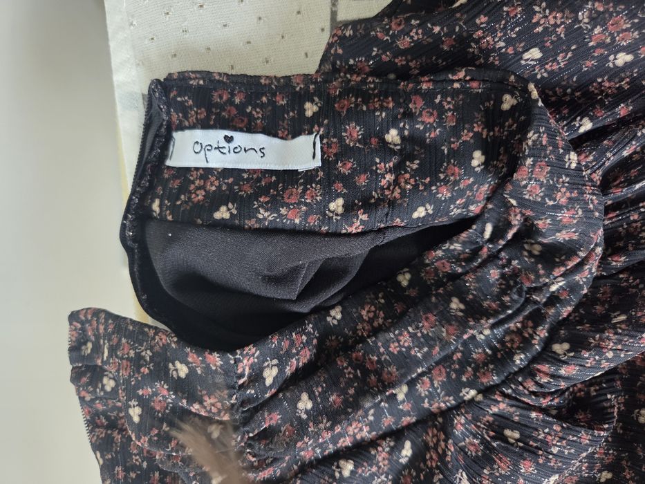 Лот от 2 рокли, подходящи за размер С-M