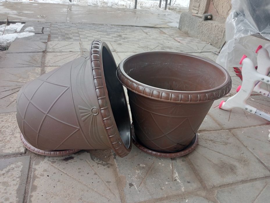 Горшки для цветом 2 штуки